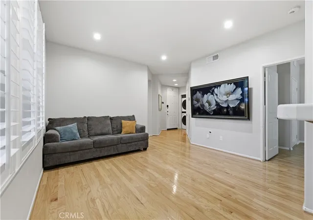 5th image of 24136 Victoria Ln, Santa Clarita, CA 91355