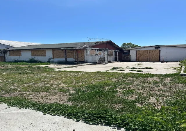 2nd image of 699 4th St, San Juan Bautista, CA 95045 | MLS# ML82048344