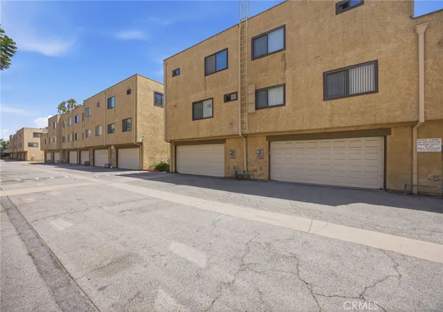 3rd image of 1015 Michelle Ct, Montebello, CA 90640 | MLS# PW26111936