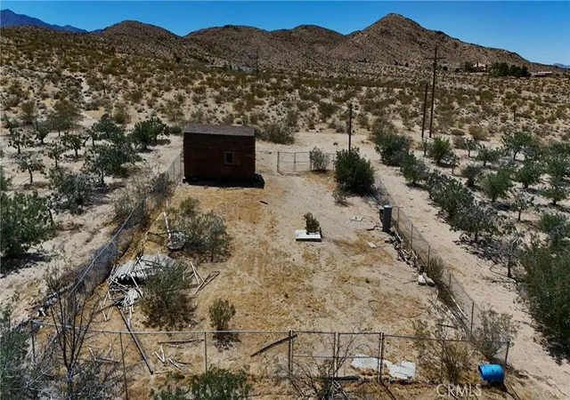 Homes for sale in Lucerne Valley, CA | 735 Midway Ave, Lucerne Valley, CA 92356 | MLS# HD26112305
