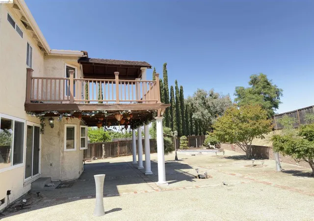 Homes for sale in Pittsburg, CA | 10 Live Oak, Pittsburg, CA 94565 | MLS# 41135816
