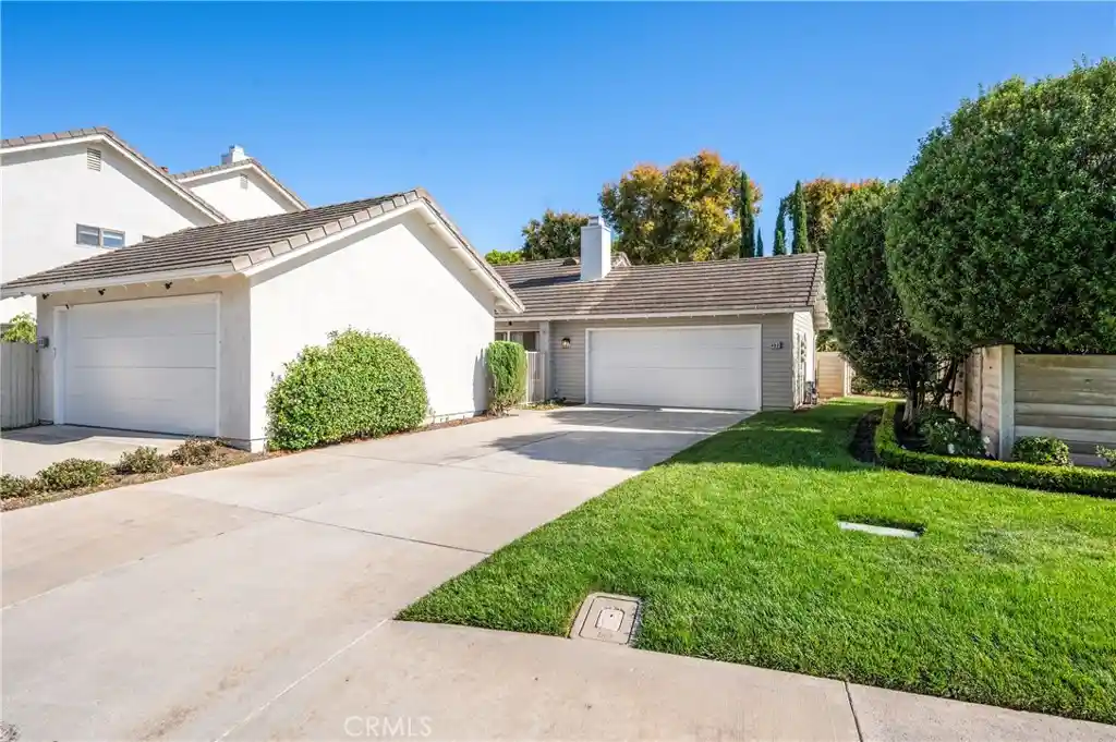 Condo for sale at 492 E Yale Loop, Irvine, CA 92614 | MLS# OC26111369