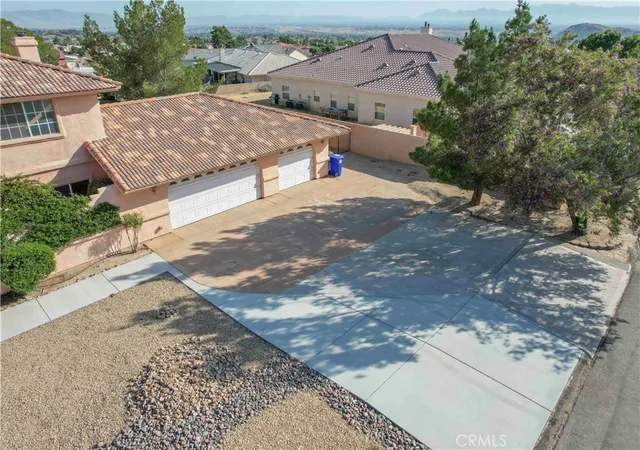 3rd image of 18633 Kamana, Apple Valley, CA 92307 | MLS# HD26111620