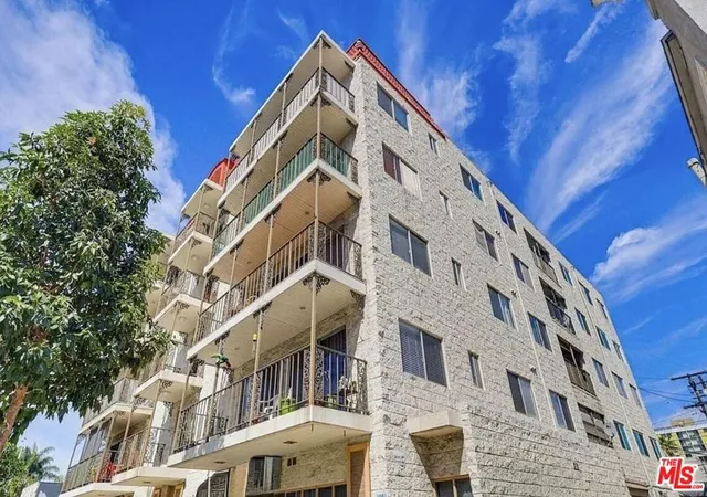 Photo 3 of Condo for sale at 615 E Broadway #304, Long Beach, CA 90802 | MLS# 26838037 | Listing updated on 2026-05-31