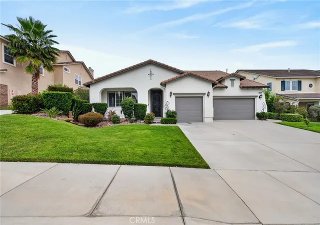 Photo 2 of Single family home for sale at 30410 Savoie St, Murrieta, CA 92563 | MLS# SW26112413 | Listing updated on 2026-10-02