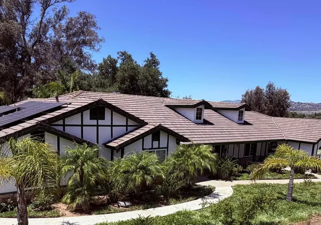 1st image of 524 Rosvall Dr Dr, Fallbrook, CA 92028 | MLS# PTP2603969
