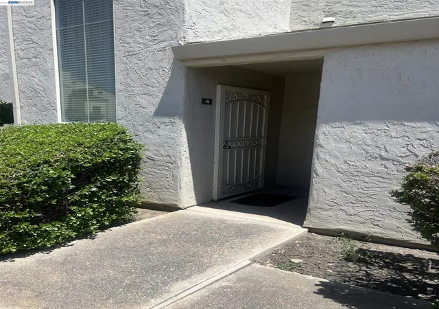 2nd image of 999 Porter Ave #4, Stockton, CA 95207 | MLS# 41135845