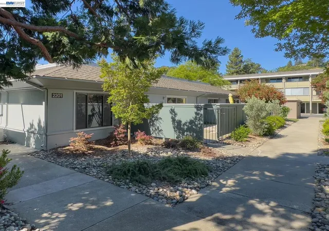 1st image of 2201 Pine Knoll Dr #3, Walnut Creek, CA 94595 | MLS# 41135847