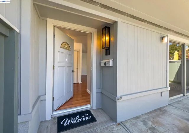 4th image of 2201 Pine Knl Dr, Walnut Creek, CA 94595