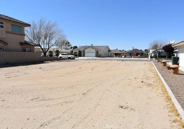 7th image of 26299 Driftwood Ln, Helendale, CA 92342 | MLS# HD26112706
