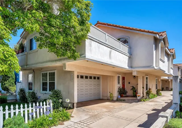 Homes for sale in Redondo Beach, CA | 2514 Vanderbilt Ln #C, Redondo Beach, CA 90278 | MLS# SB26101842