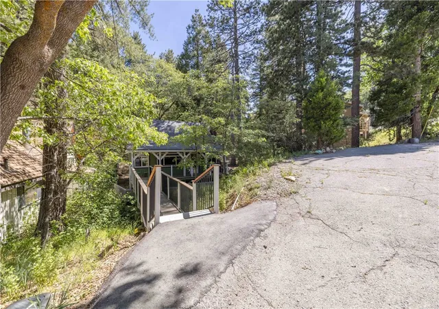 Photo 3 of Single family home for sale at 32232 Fern, Running Springs, CA 92382 | MLS# IG26112000 | Listing updated on 2026-05-25