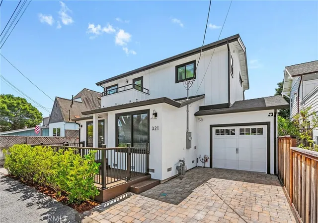Photo 3 of Sale Pending at 321 9th Avenue, Santa Cruz, CA 95062 | MLS# FR26112700 | Listing updated on 2026-06-14
