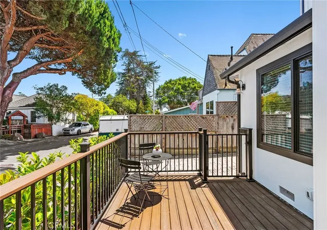 Photo 4 of Sale Pending at 321 9th Avenue, Santa Cruz, CA 95062 | MLS# FR26112700 | Listing updated on 2026-06-14