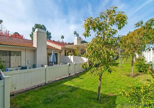Photo 3 of Condo for sale at 1972 Irisdale Ct, Encinitas, CA 92024 | MLS# 260012604SD | Listing updated on 2026-09-16