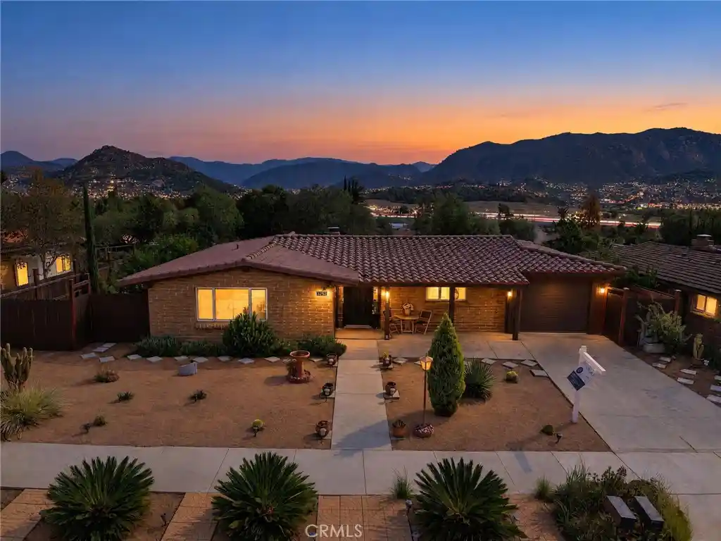 Photo 1 of Single family home for sale at 3252 Via Altamira, Fallbrook, CA 92028 | MLS# SW26106132 | Listing updated on 2026-10-17