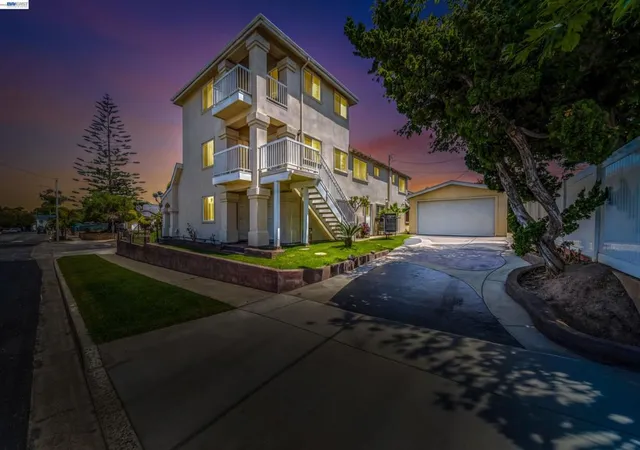 Homes for sale in Newport Beach, CA | 1622 Pegasus St, Newport Beach, CA 92660 | MLS# 41135880