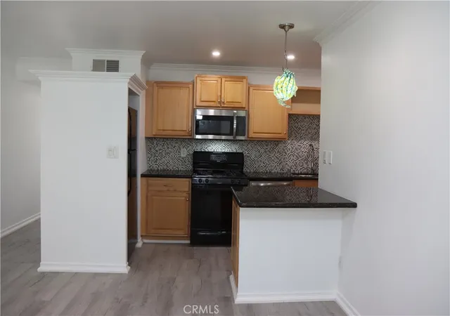 Listing Photo 4 - Condo for sale in building located at 604 Sunfish Wy, Port Hueneme, CA 93041