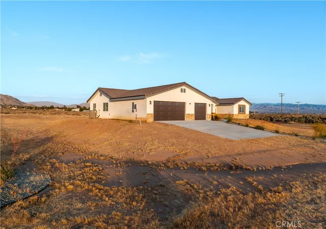2nd image of 16925 Nanticoke, Apple Valley, CA 92307 | MLS# HD26112525