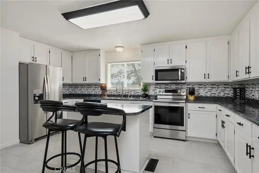 Photo 1 of Single family home for sale at 18685 Oak Grv, Hidden Valley Lake, CA 95467 | MLS# LC26108355 | Listing updated on 2026-10-20