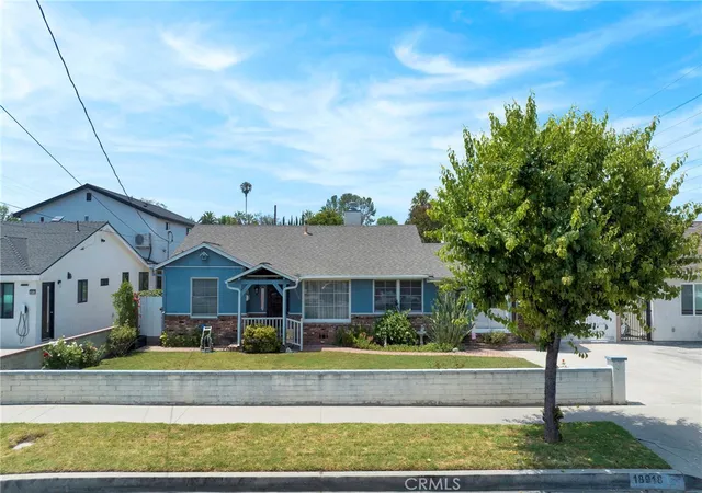 2nd image of 18918 Chase, Northridge, CA 91324 | MLS# SR26112934