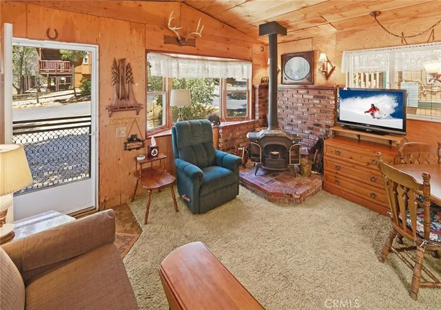 Photo 3 of Single family home for sale at 513 Cedar Ln, Sugarloaf, CA 92386 | MLS# OC26101673 | Listing updated on 2026-07-09