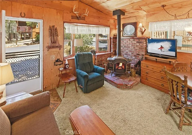 Photo 3 of House for sale at 513 Cedar Ln, Sugarloaf, CA 92386 | MLS# OC26101673 | Listing updated on 2026-07-09