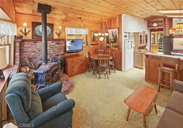 Photo 4 of House for sale at 513 Cedar Ln, Sugarloaf, CA 92386 | MLS# OC26101673 | Listing updated on 2026-07-09