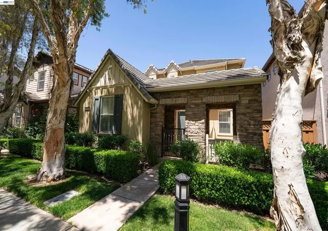 1st image of 172 W Erics Way, Tracy, CA 95391 | MLS# 41135903