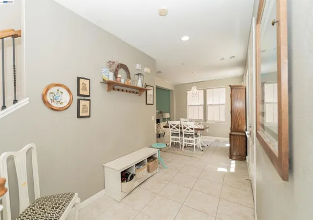 2nd image of 172 W Erics Way, Tracy, CA 95391 | MLS# 41135903