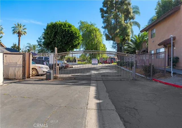 Homes for sale in Corona, CA | 1015 Margarita, Corona, CA 92879 | Houzeo