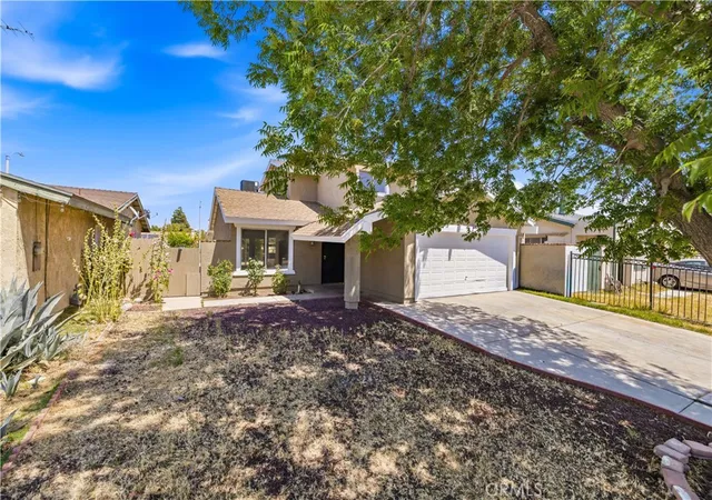 Photo 2 of Single family home for sale at 37642 Cluny, Palmdale, CA 93550 | MLS# SR26113129 | Listing updated on 2026-10-06