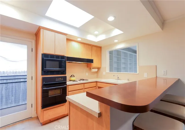 Photo 4 of Single family home for sale at 371 Manila, Long Beach, CA 90814 | MLS# PW26113088 | Listing updated on 2026-06-03