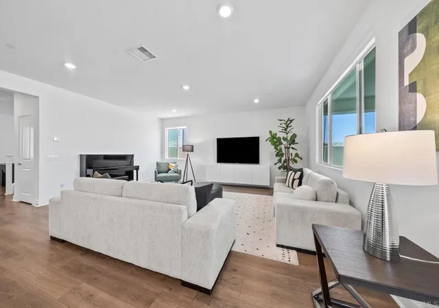 4th image of 33024 Goldie Ct, Winchester, CA 92596 | MLS# PTP2603987