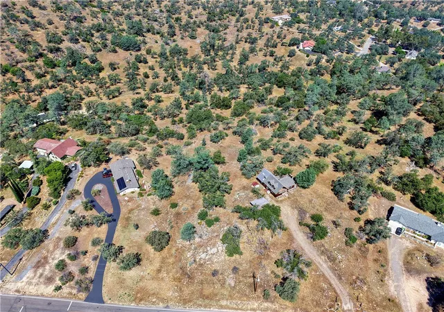 3rd image of 2 Corral, Coarsegold, CA 93614 | MLS# FR26113187