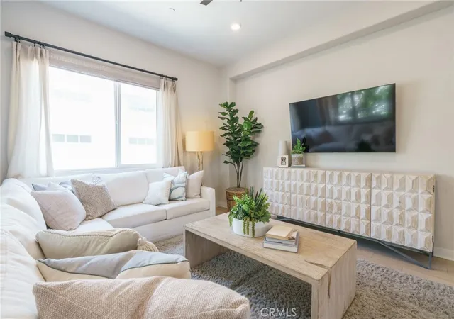 2nd image of 1850 S Westside Dr #10, Anaheim, CA 92805 | MLS# OC26113101