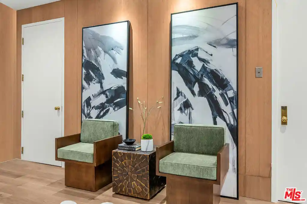 Listing Photo 2 - Condo for sale in 10601 Wilshire Blvd located at 10601 Wilshire Blvd, Los Angeles, CA 90024 - Unit #504