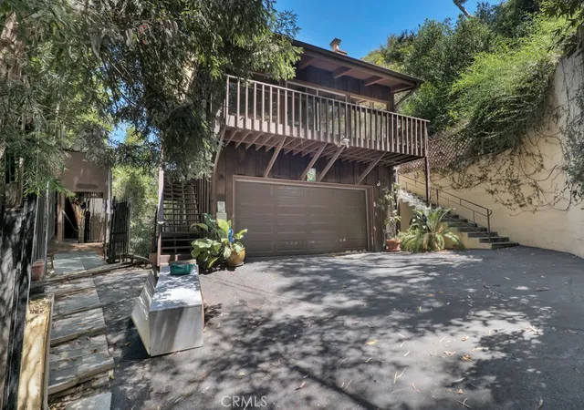 Photo 1 of Single family home for sale at 518 Latimer Rd, Santa Monica, CA 90402 | MLS# SR26111900 | Listing updated on 2026-09-11