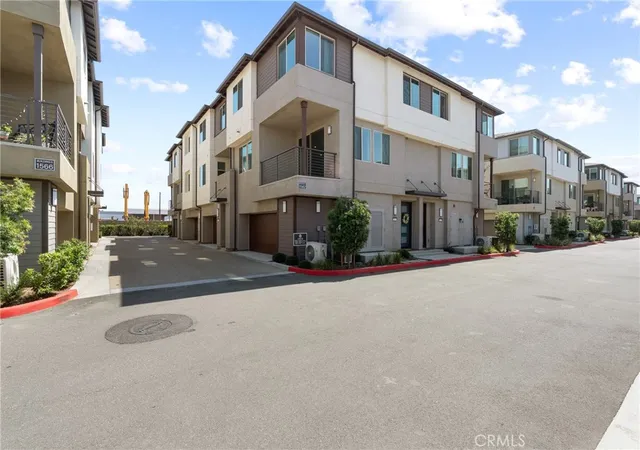 Photo 2 of Condo for sale at 1562 Topeka Ave #1, Placentia, CA 92870 | MLS# OC26113223 | Listing updated on 2026-09-19