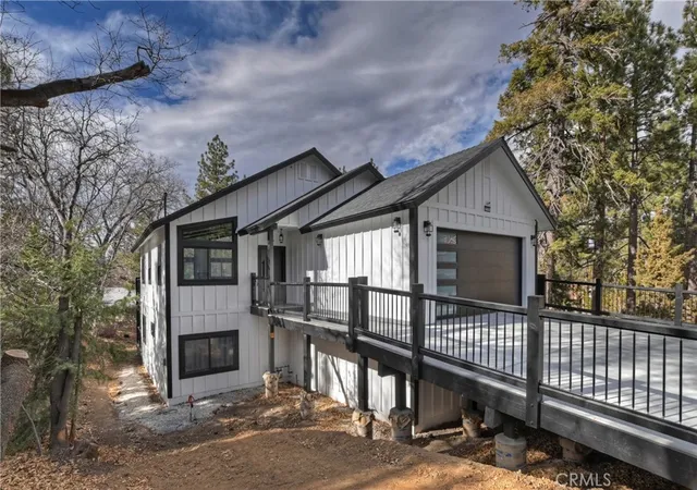 Photo 3 of Single family home for sale at 556 Lucerne Dr, Big Bear Lake, CA 92315 | MLS# IG26113243 | Listing updated on 2026-10-03