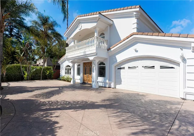 Homes for sale in Sherman Oaks, CA | 5449 Woodman Ave, Sherman Oaks, CA 91401 | MLS# GD26113304