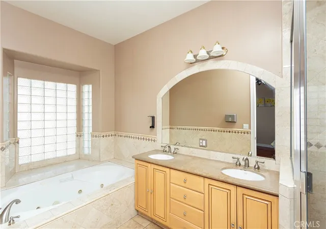 Homes for sale in Sherman Oaks, CA | 5449 Woodman Ave, Sherman Oaks, CA 91401 | MLS# GD26113304