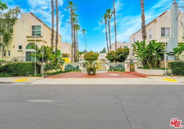 Homes for sale in Sherman Oaks, CA | 5455 Sylmar Ave #501, Sherman Oaks, CA 91401 | MLS# 26837105