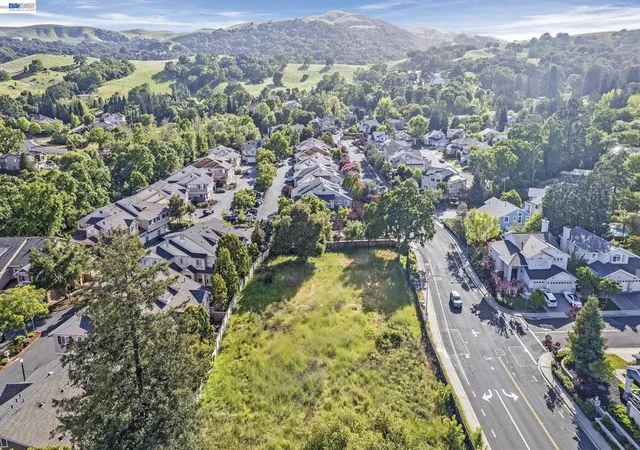 15th image of 19251 San Ramon Valley Bl, San Ramon, CA 94583 | MLS# 41135949
