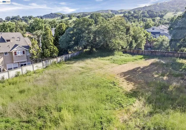 3rd image of 19251 San Ramon Valley Bl, San Ramon, CA 94583 | MLS# 41135949