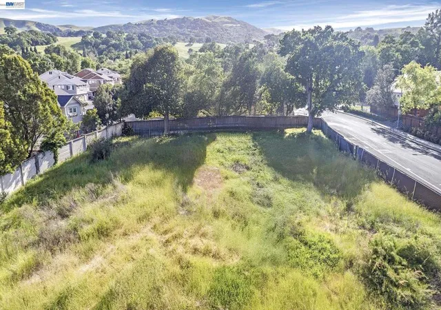 4th image of 19251 San Ramon Valley Bl, San Ramon, CA 94583 | MLS# 41135949