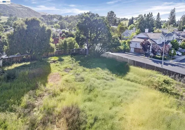 5th image of 19251 San Ramon Valley Bl, San Ramon, CA 94583 | MLS# 41135949