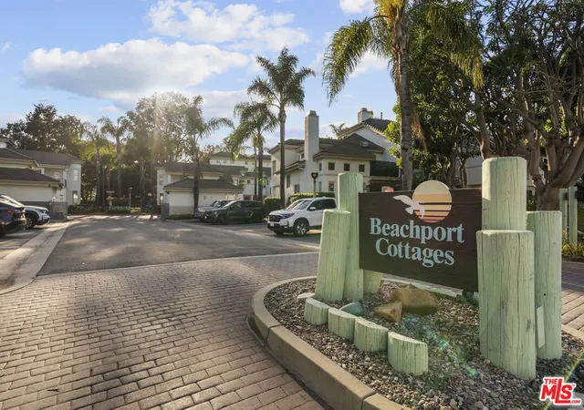 2nd image of 373 Blue Dolphin Dr, Port Hueneme, CA 93041 | MLS# 26838511