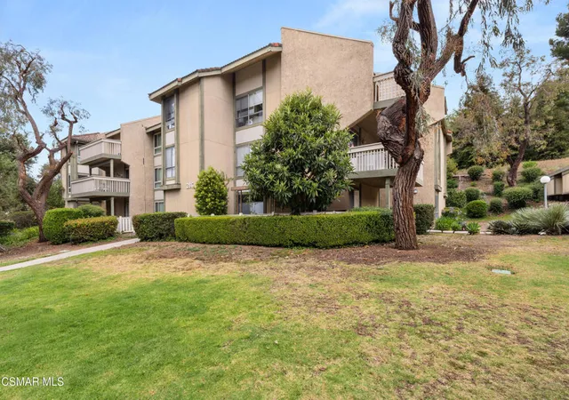 Photo 2 of Condo for sale at 286 Oakleaf Dr #32, Thousand Oaks, CA 91360 | MLS# 226002447 | Listing updated on 2026-10-01