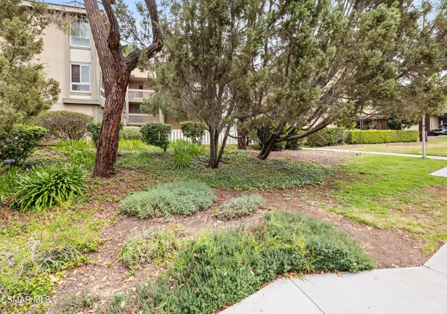 Photo 3 of Condo for sale at 286 Oakleaf Dr #32, Thousand Oaks, CA 91360 | MLS# 226002447 | Listing updated on 2026-10-01